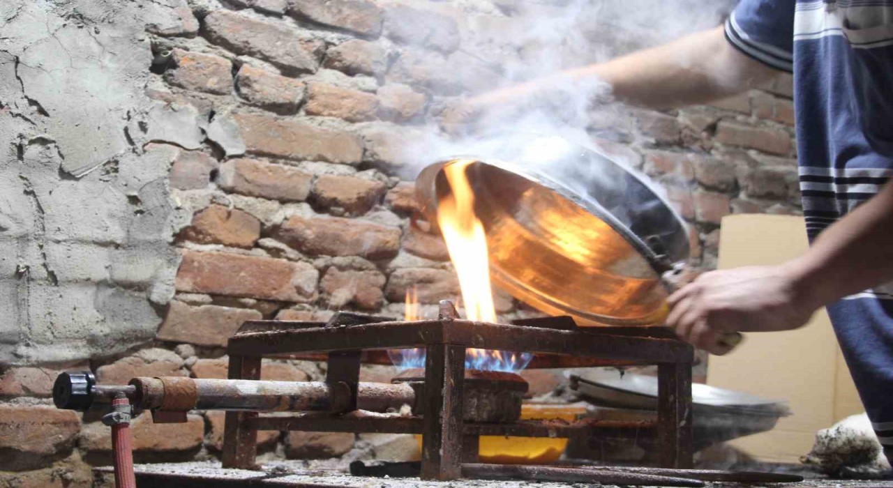 Anadolunun kaybolmaya yüz tutan mesleği: Kalaycılık