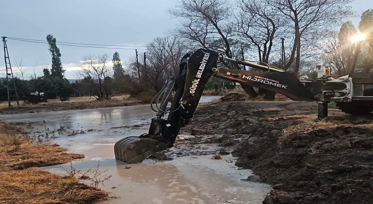 Ankarada sağanak sele yol açtı