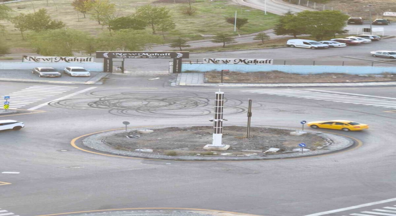 Ankarada trafiği kapatıp drift atan trafik magandaları kamerada