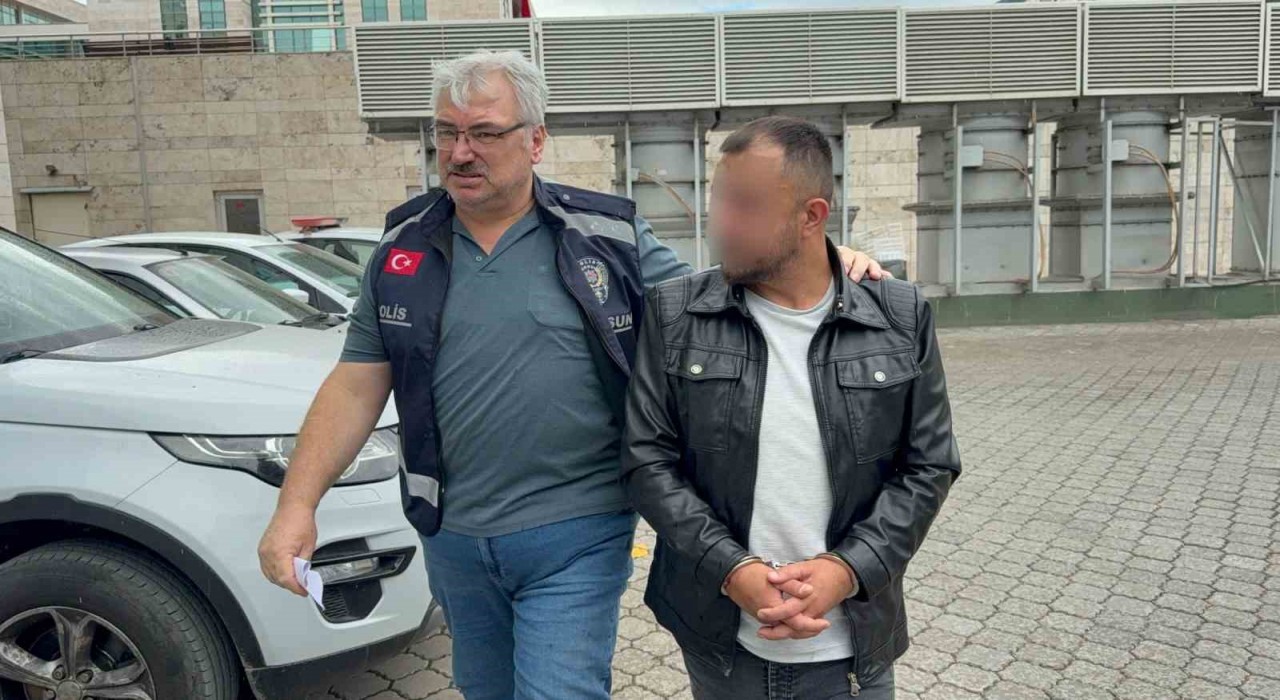 Annesini darbettiği iddiasıyla gözaltına alındı