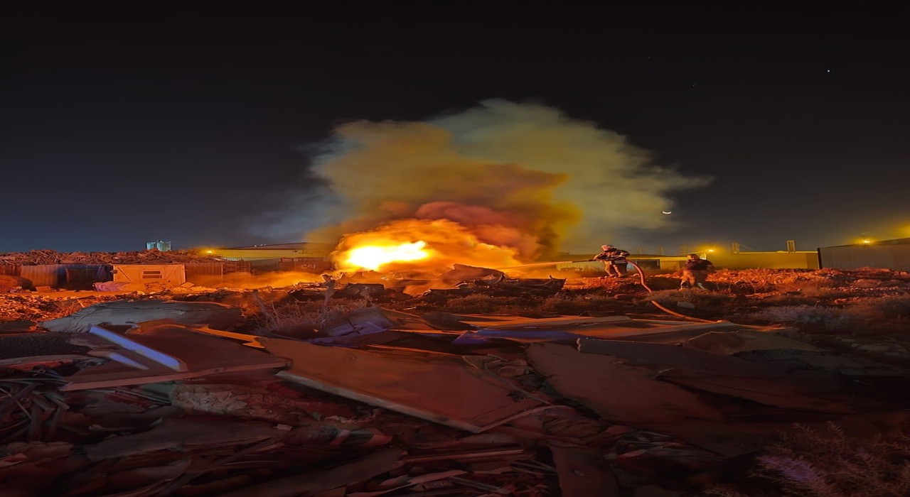 Antakyada hurdalık alevlere teslim oldu