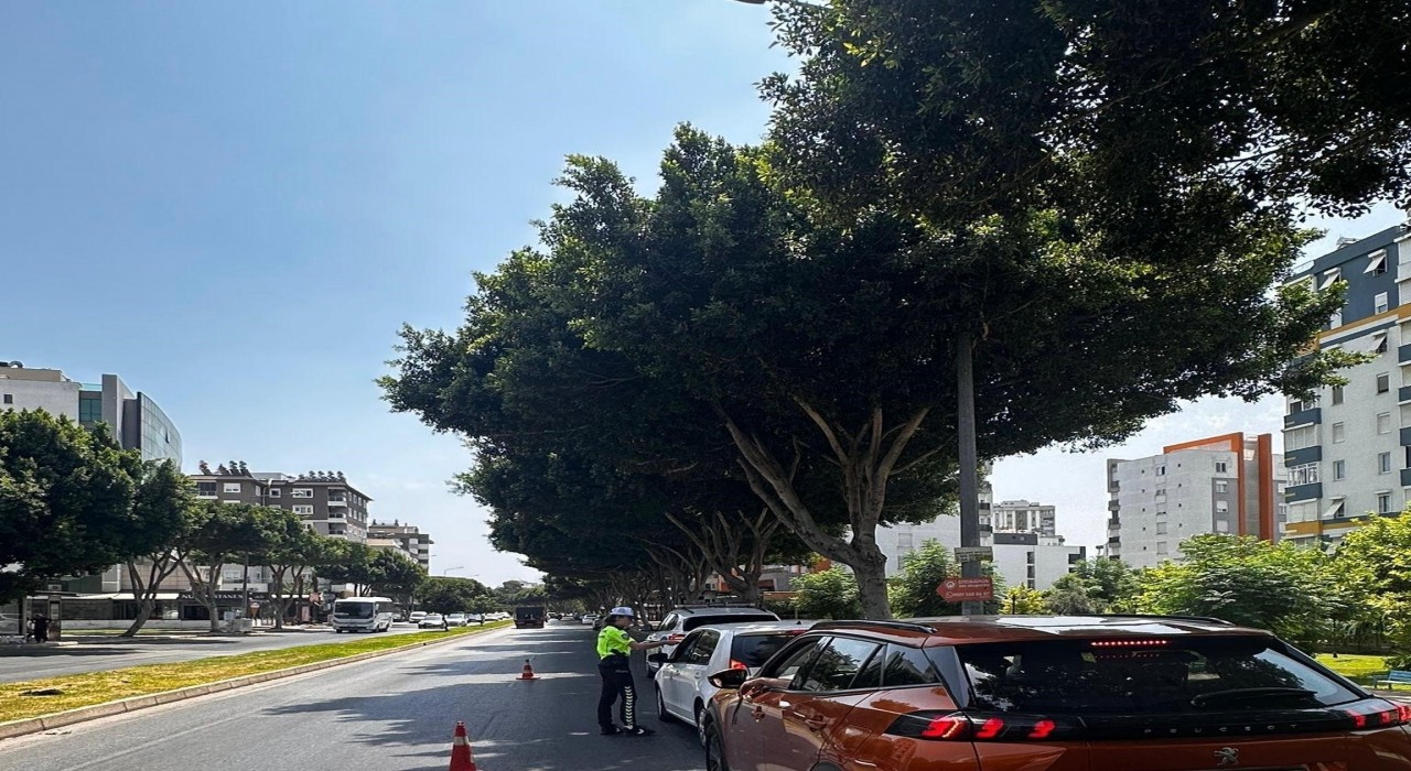 Antalyada son 1 haftada 16 bin 155 araç ve sürücüsüne ceza kesildi