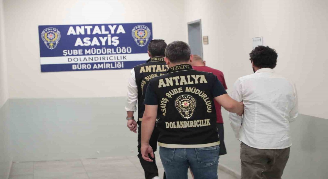 Antalyada son 2 haftada yarım milyondan fazla kişi sorgulandı, 392 şüpheli tutuklandı