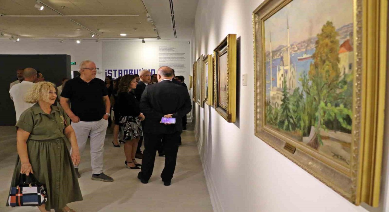 Antalyanın kültür yaşamına renk katan iki sergi