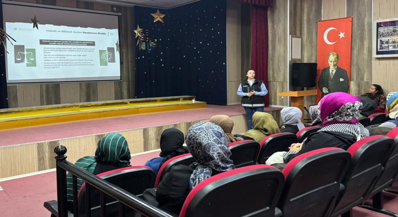 Ardahanda anneler uyuşturucu konusunda bilgilendirildi