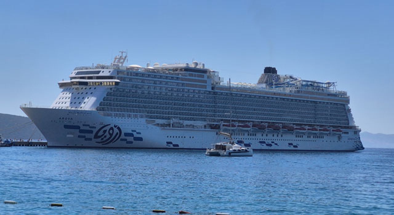 Aroya Yolcu Gemisi 2 Bin 683 Turistle Bodrum’a Geldi