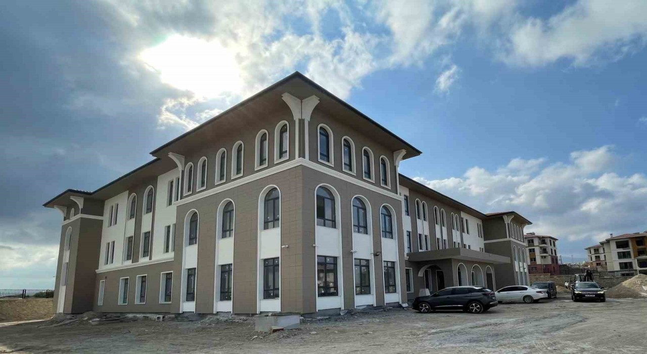 Arpaderesi Mahallesinde 16 derslikli okul inşa edildi