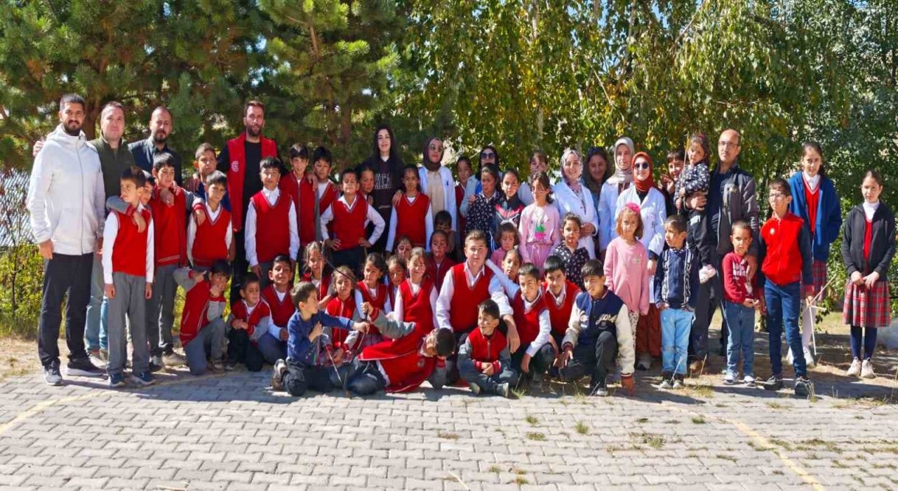 Aşkale Gençlik Merkezinden Ulaşılmadık çocuk kalmasın projesi