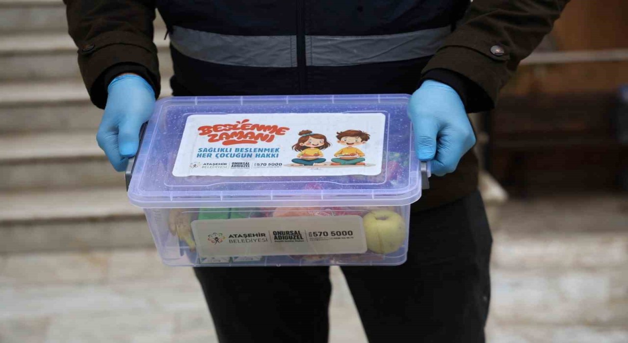 Ataşehir Belediyesinden öğrencilere yönelik kırtasiye ve beslenme desteği