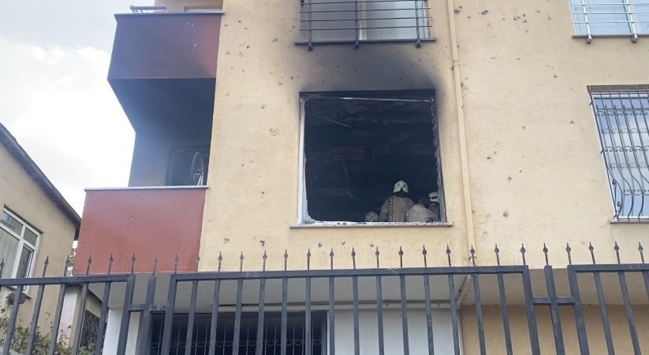 Ataşehirde 5 katlı binada çıkan yangın paniğe neden oldu