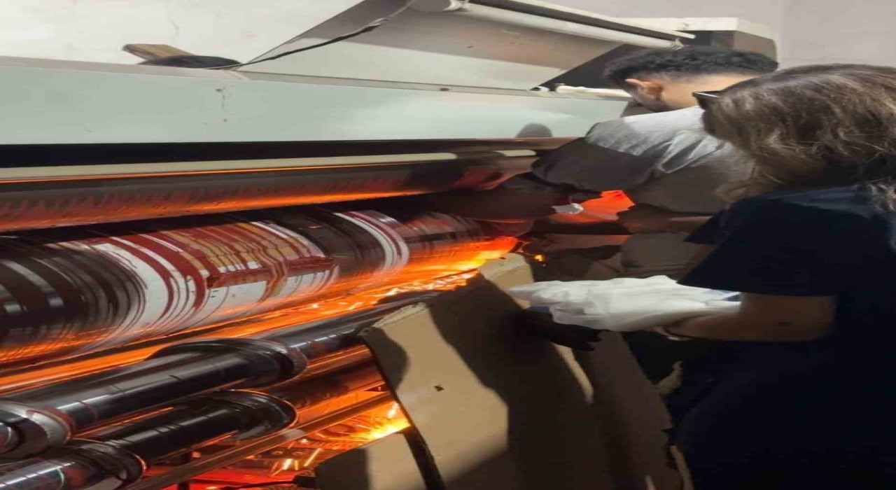 Ataşehirde elini makineye sıkıştırdı: Bir buçuk saatlik çalışmayla kurtarıldı