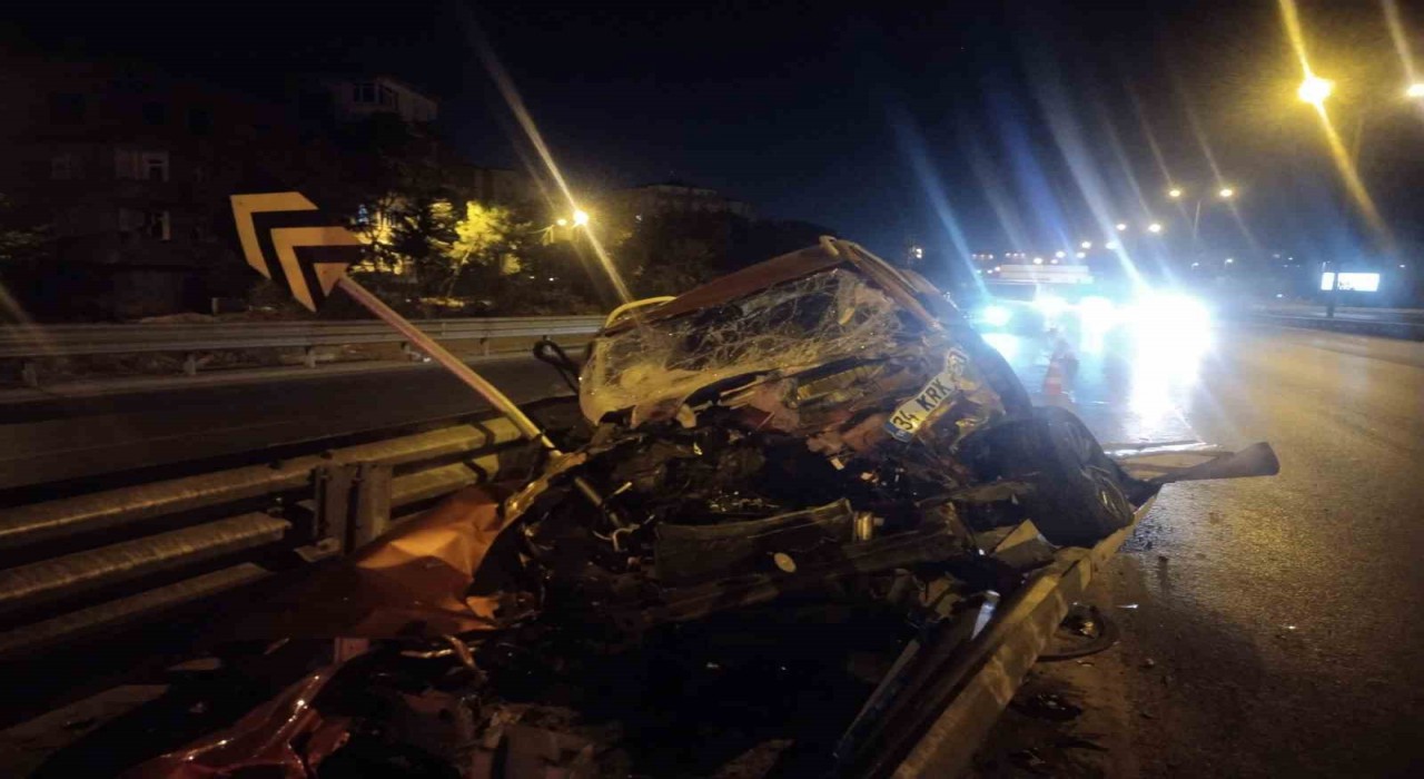 Ataşehirde makas kazaya neden oldu: 3 yaralı