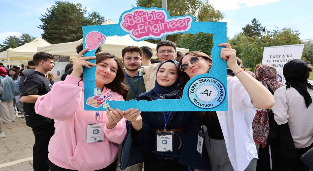 Atatürk Üniversitesinde Kampüse hoş geldin oryantasyon programı başladı