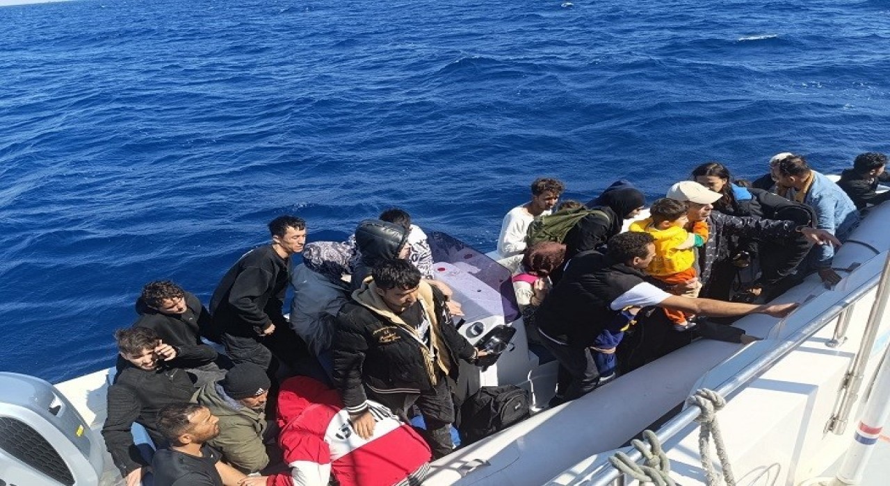 Aydında 26 düzensiz göçmen kurtarıldı
