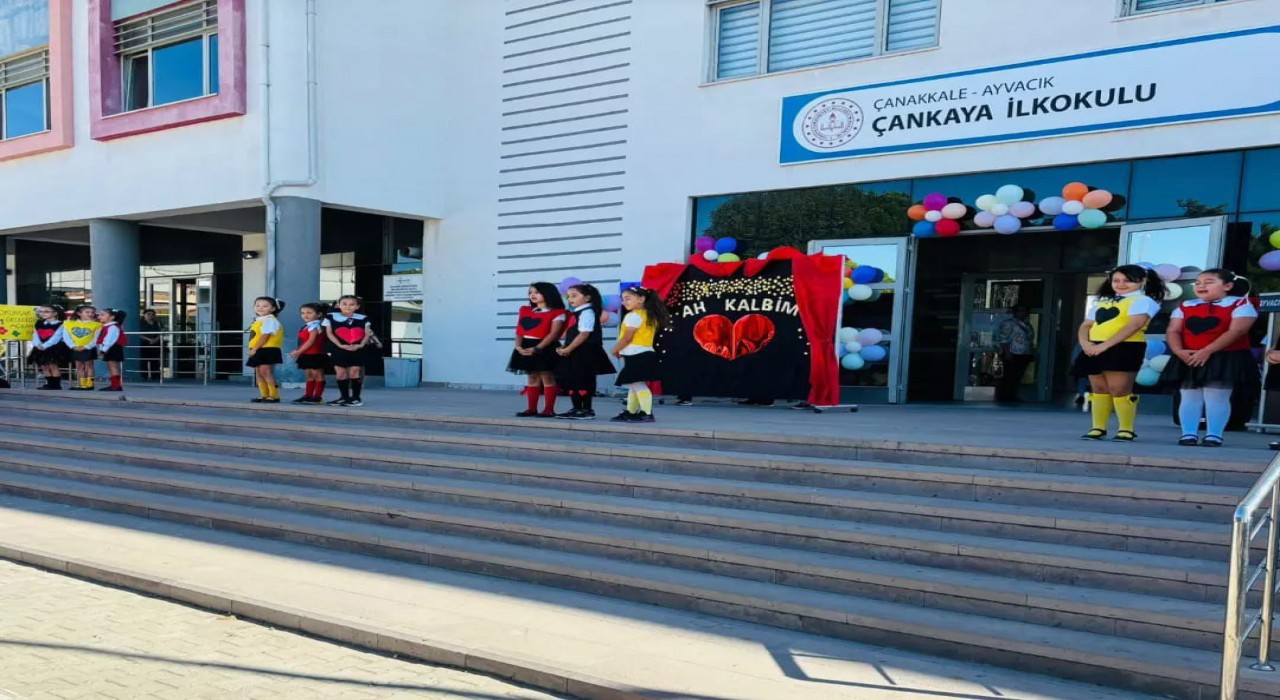 Ayvacıkta İlköğretim Haftası kutlandı