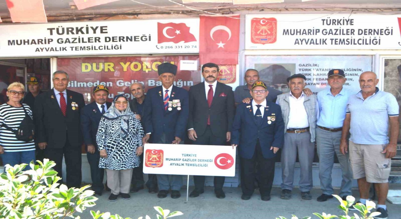Ayvalıkta Cumhuriyet Başsavcısı Acemoğlu gazileri unutmadı