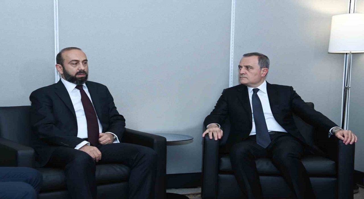 Azerbaycan Dışişleri Bakanı Bayramov, Ermeni mevkidaşı Mirzoyan ile görüştü