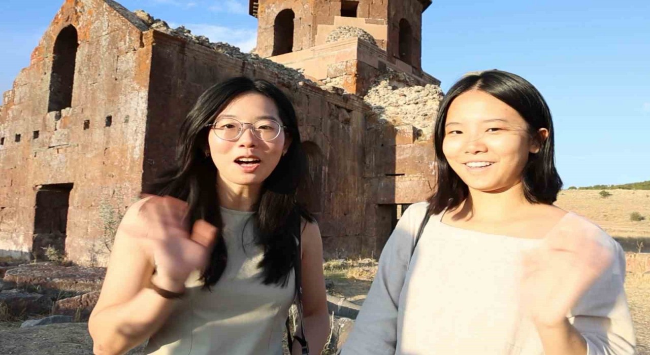 Aziz Gregoriusa ithafen yaptırılan bin 500 yıllık Kızıl Kilise ziyaretçilerini ağırlıyor