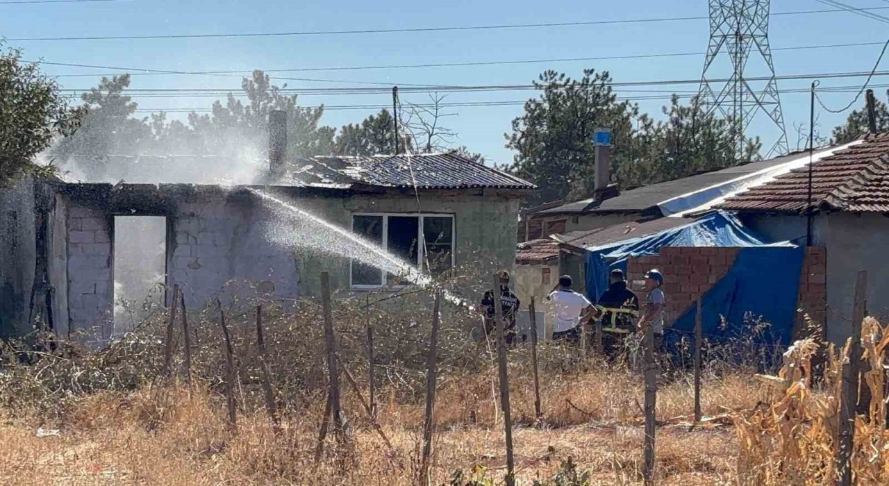 Babaeskide ev yangını korkuttu