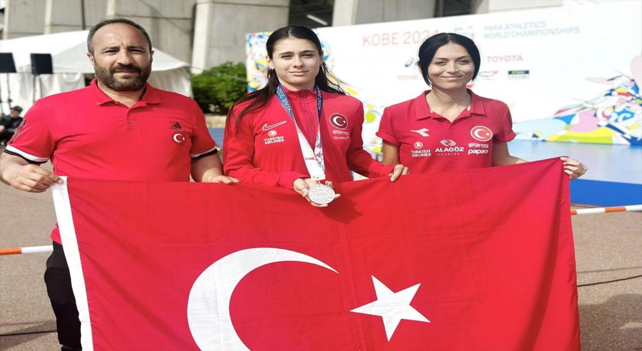 Bakan Bak dünya rekoru kıran Aysel Önderi tebrik etti