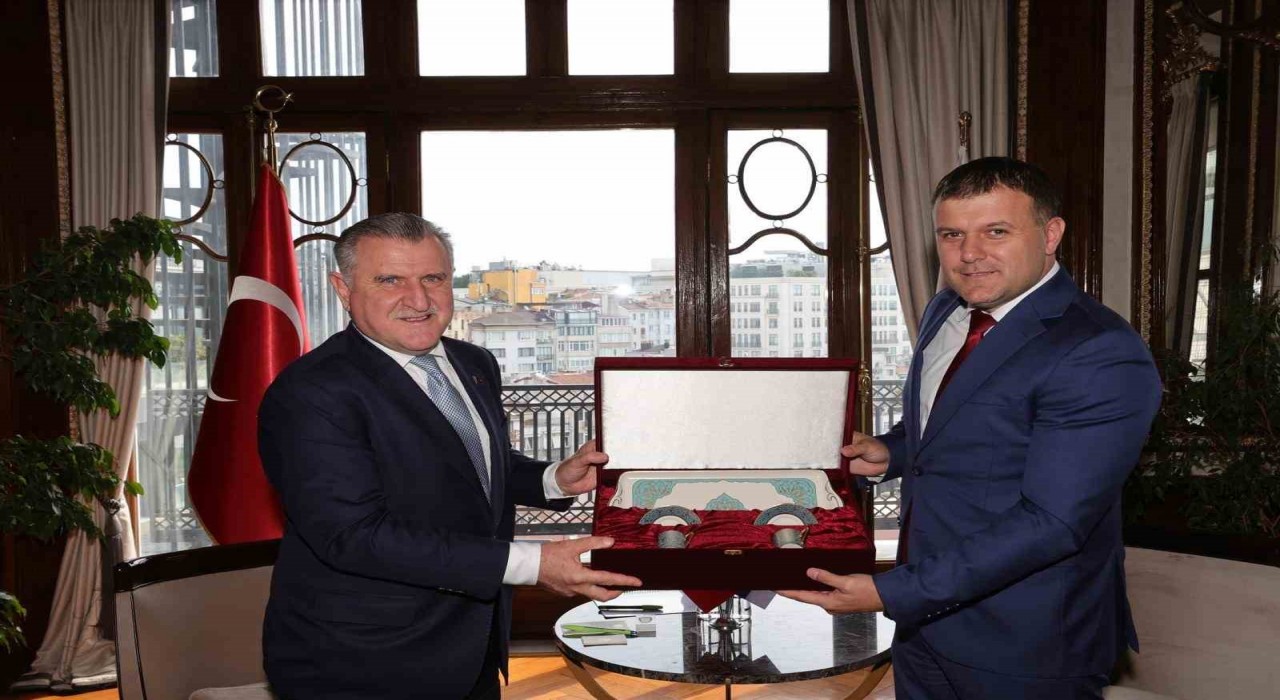 Bakan Bak Sırbistanlı mevkidaşı Memici İstanbulda ağırladı