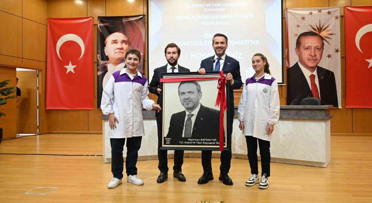 Bakan Bayraktar, Denizli OSBnin örnek projeleri ve sürdürülebilir üretim vizyonundan övgüyle söz etti