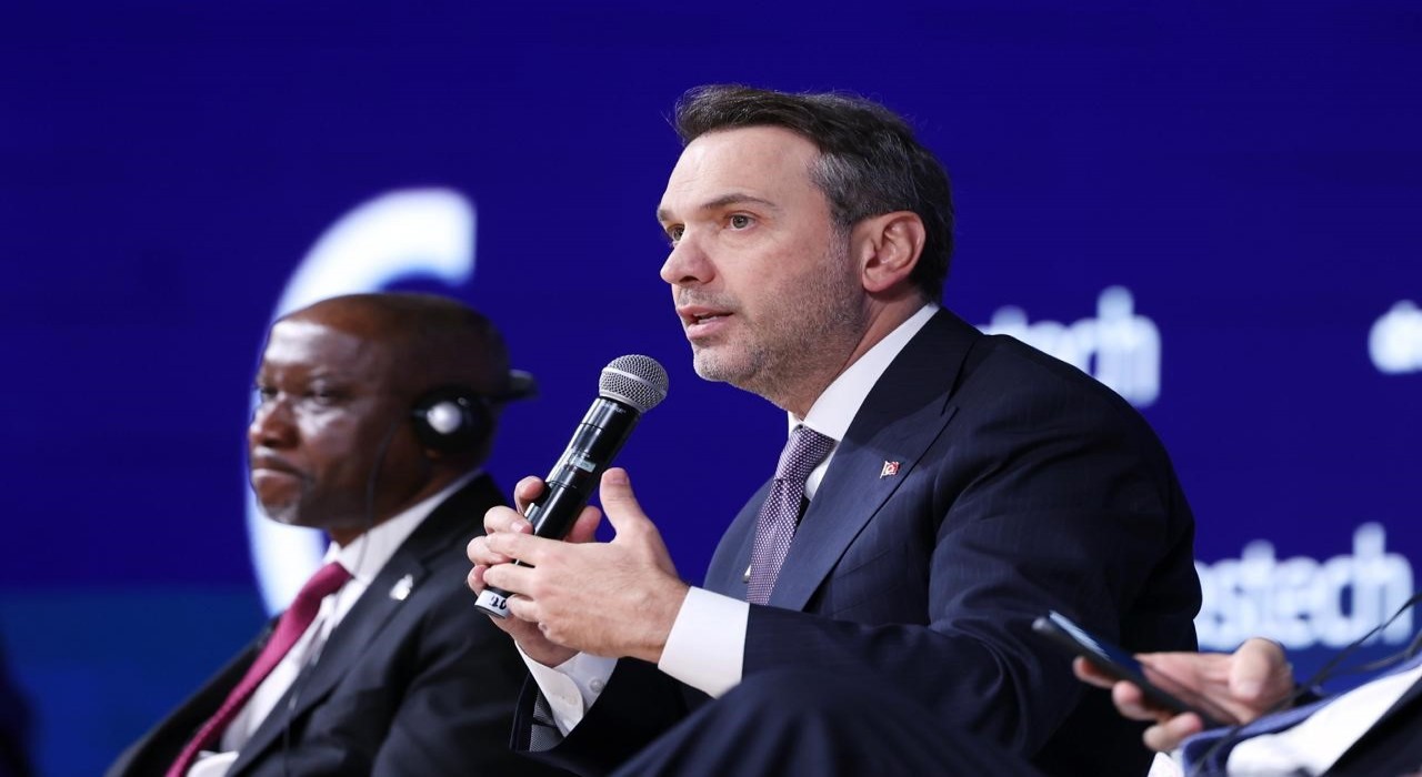 Bakan Bayraktar: Enerji tedarikimizi güvence altına almayı, Avrupa pazarlarına bol miktarda gaz götürmeyi hedefliyoruz