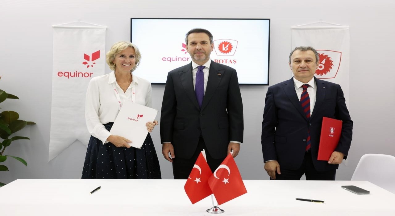 Bakan Bayraktar, Milanoda BOTAŞın imzaladığı anlaşmalara refakat etti