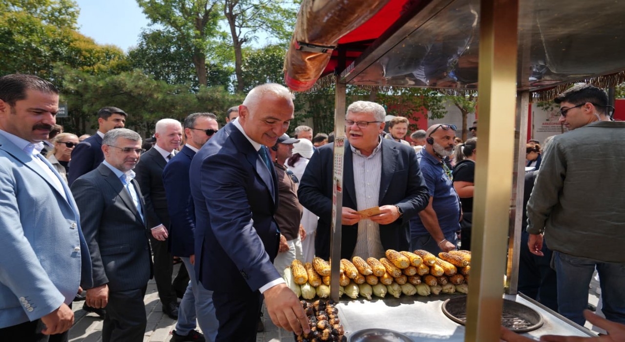 Bakan Ersoy, Ayasofya-i Kebir Camii Şerifindeki restorasyon sürecini anlattı