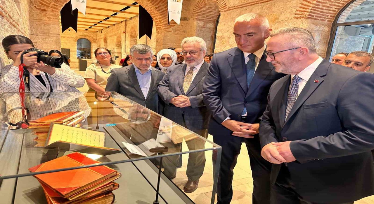 Bakan Ersoy: Yazma eserler TÜYEK çatısı altında toplanmalı
