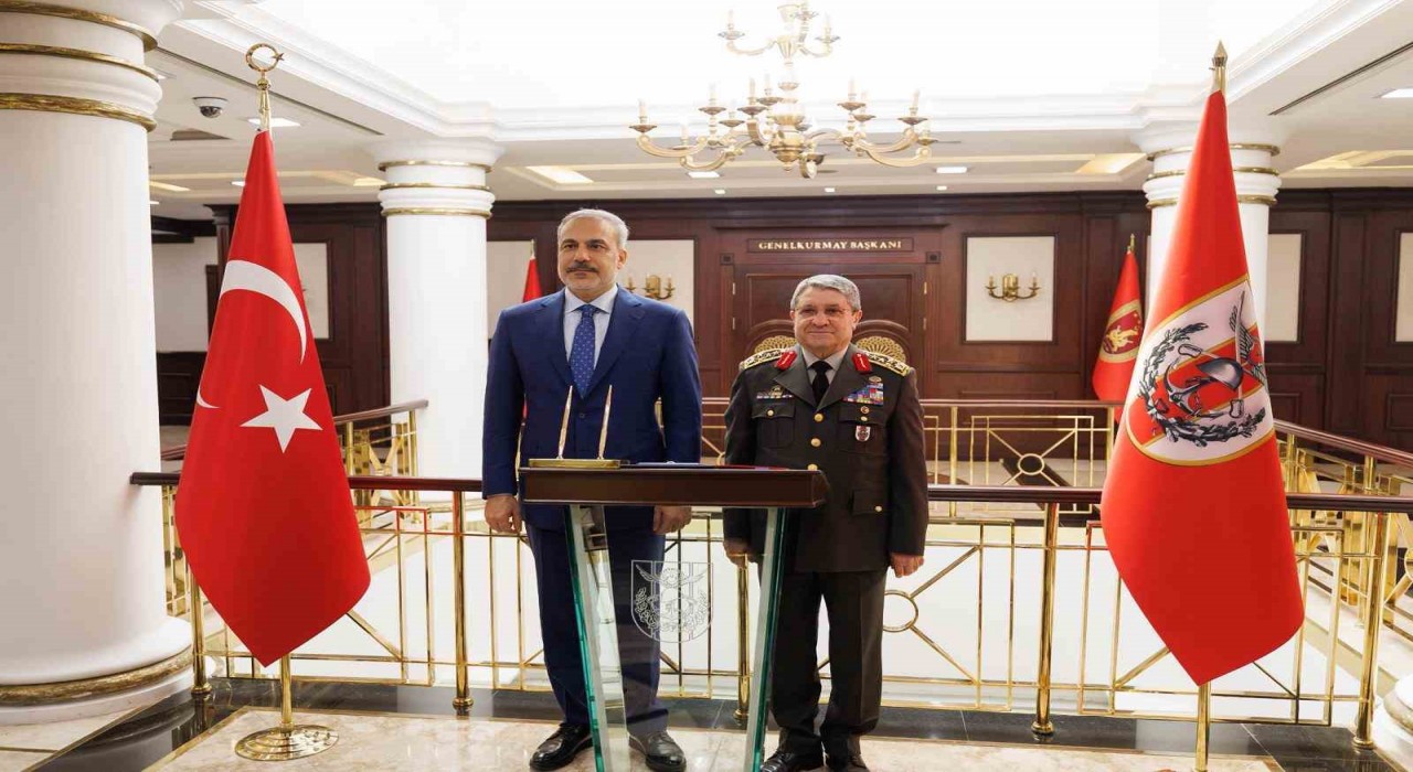 Bakan Fidandan Genelkurmay Başkanı Orgeneral Bayraktaroğluna ziyaret