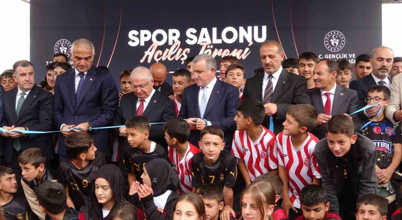 Bakan Güler: Hiçbir terör örgütünün bölgede kök salmasına müsaade etmeyeceğiz