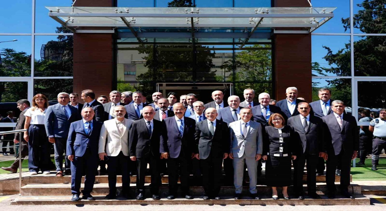 Bakan Şimşek, Gaziantepte ekonomi değerlendirme toplantılarına katıldı