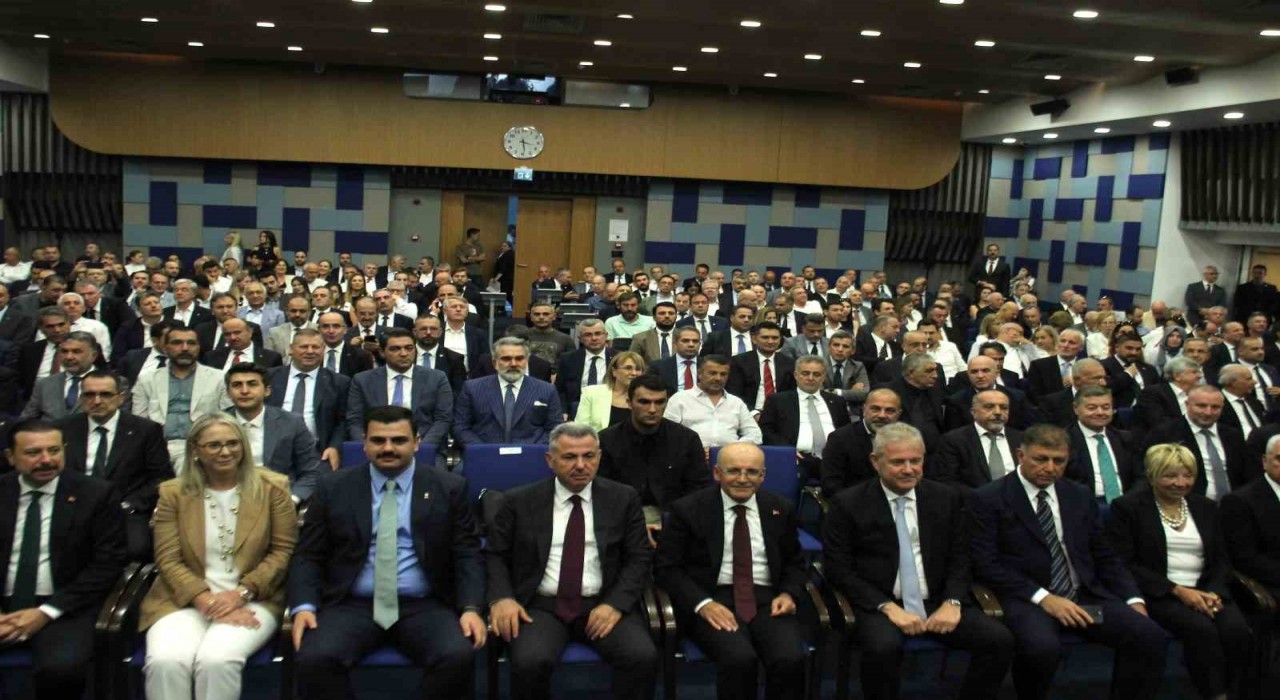 Bakan Şimşek, İzmirde iş dünyasıyla buluştu