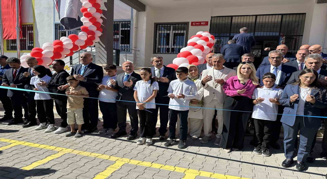 Bakan Tekin: Türkiye son 20 yılda eğitim öğretimde fiziki altyapı, teknolojik altyapı ve akademik içerik açısından devrim niteliğinde işler yaptı