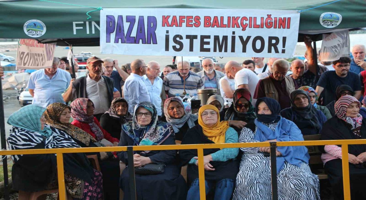 Balıkçı köyü balıkçılık yapabilmek için direniyor
