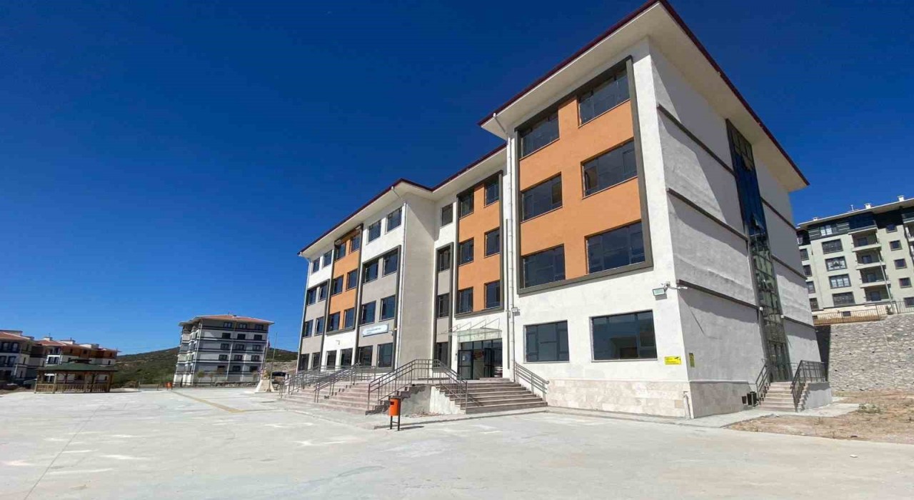 Balıkesirde 3 yeni okulda eğitime başlandı