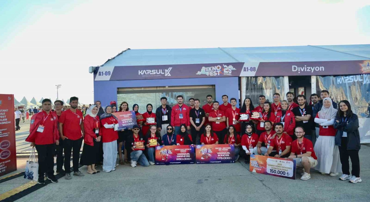 Başkan Altay 2025 TEKNOFEST İstanbuldan 18 ödülle dönen kapsül takımlarını tebrik etti