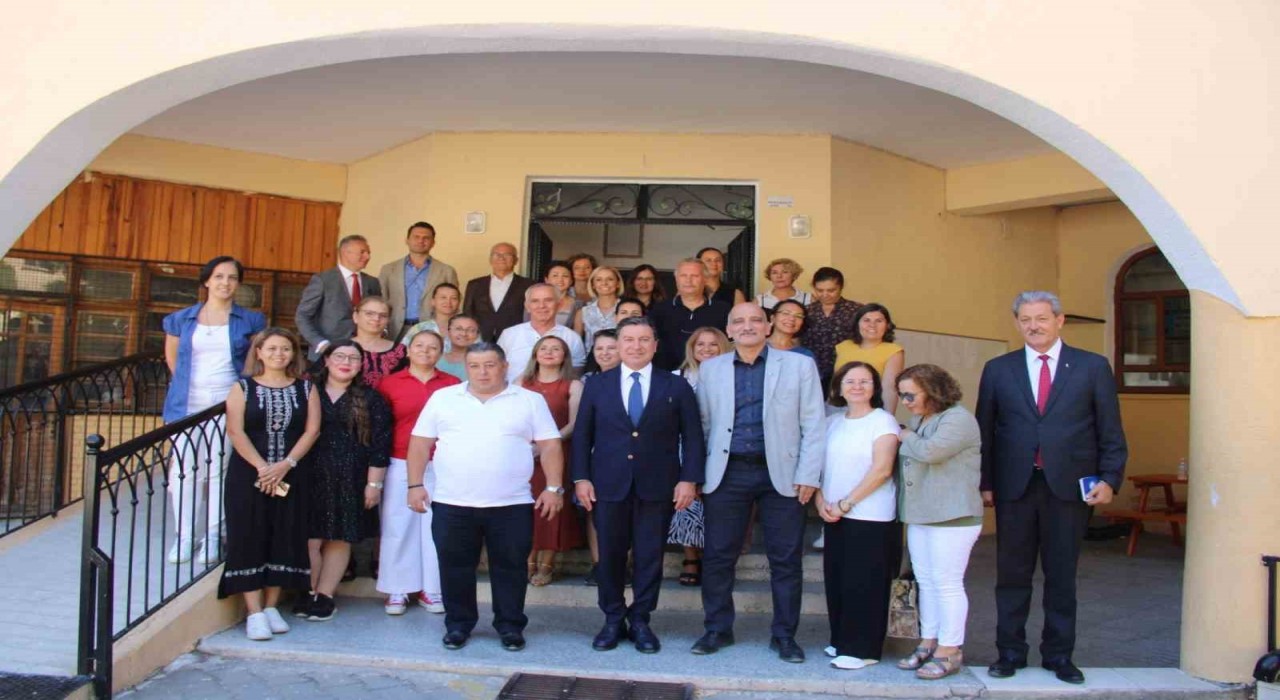 Başkan Aras öğrenci ve öğretmenlerin ihtiyaçlarını dinledi