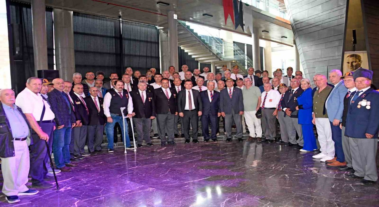 Başkan Aydın: Onların sayesinde bayrağımız dalgalanıyor, ezanımız susmuyor