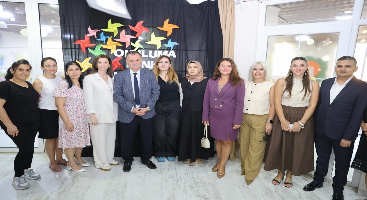 Başkan Balaban miniklerin ilk ders heyecanına ortak oldu