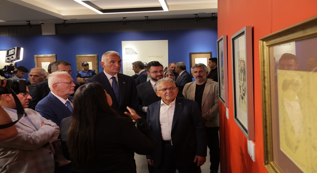 Başkan Büyükkılıç, Bakan Ersoya Mutfak Sanatları Merkezini tanıttı