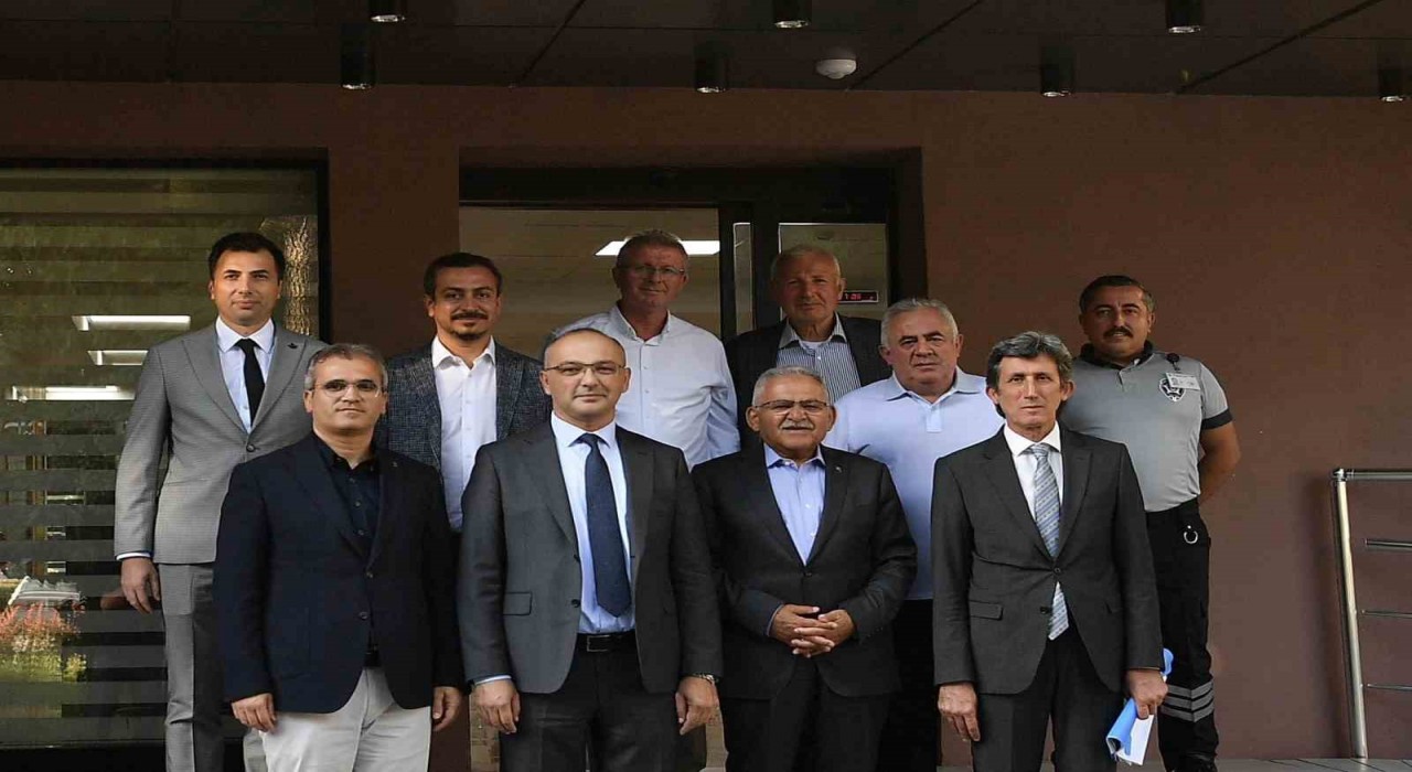 Başkan Büyükkılıçtan karayolları ile ulaşımın geleceği için güç birliği