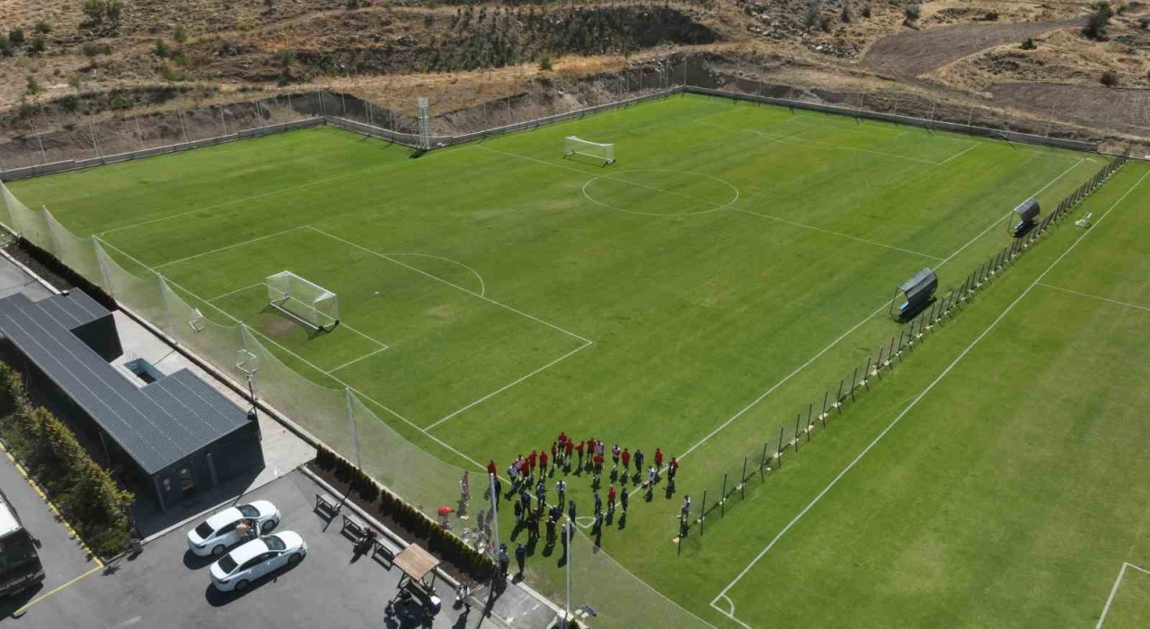 Başkan Büyükkılıçtan sporun kalbinin attığı Erciyes Yüksek İrtifa Kamp Merkezine ziyaret