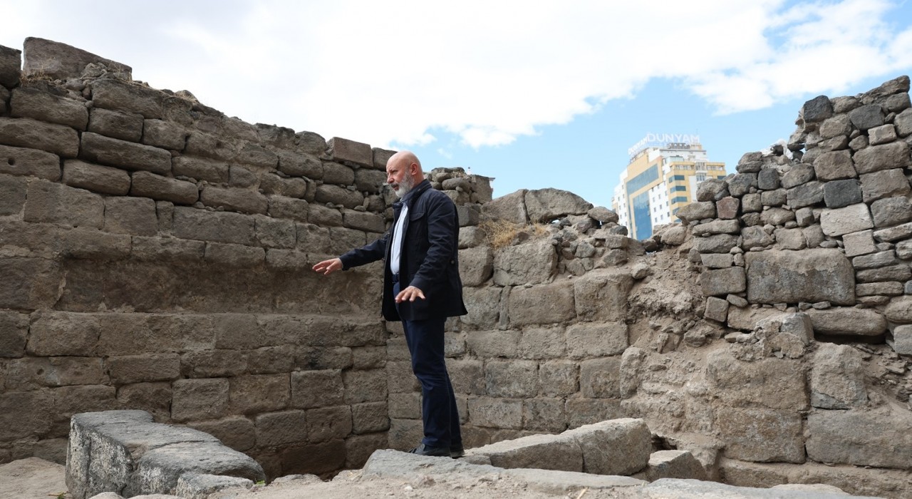 Başkan Çolakbayrakdar: Ecdat yadigârı medrese, şehrimizin kalbi ve kültür hazinesi olacak