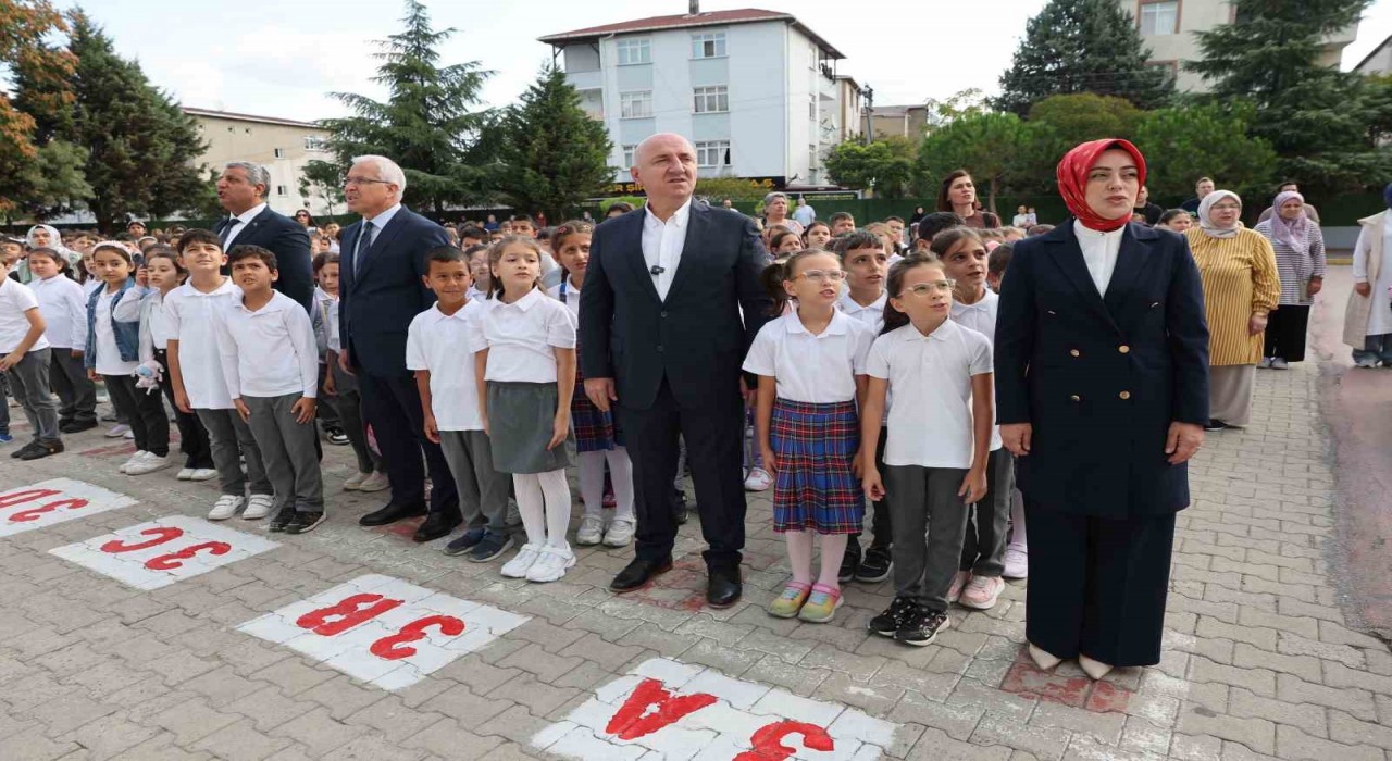 Başkan Muzaffer Bıyık, öğretmen ve öğrencilerin taleplerini dinledi