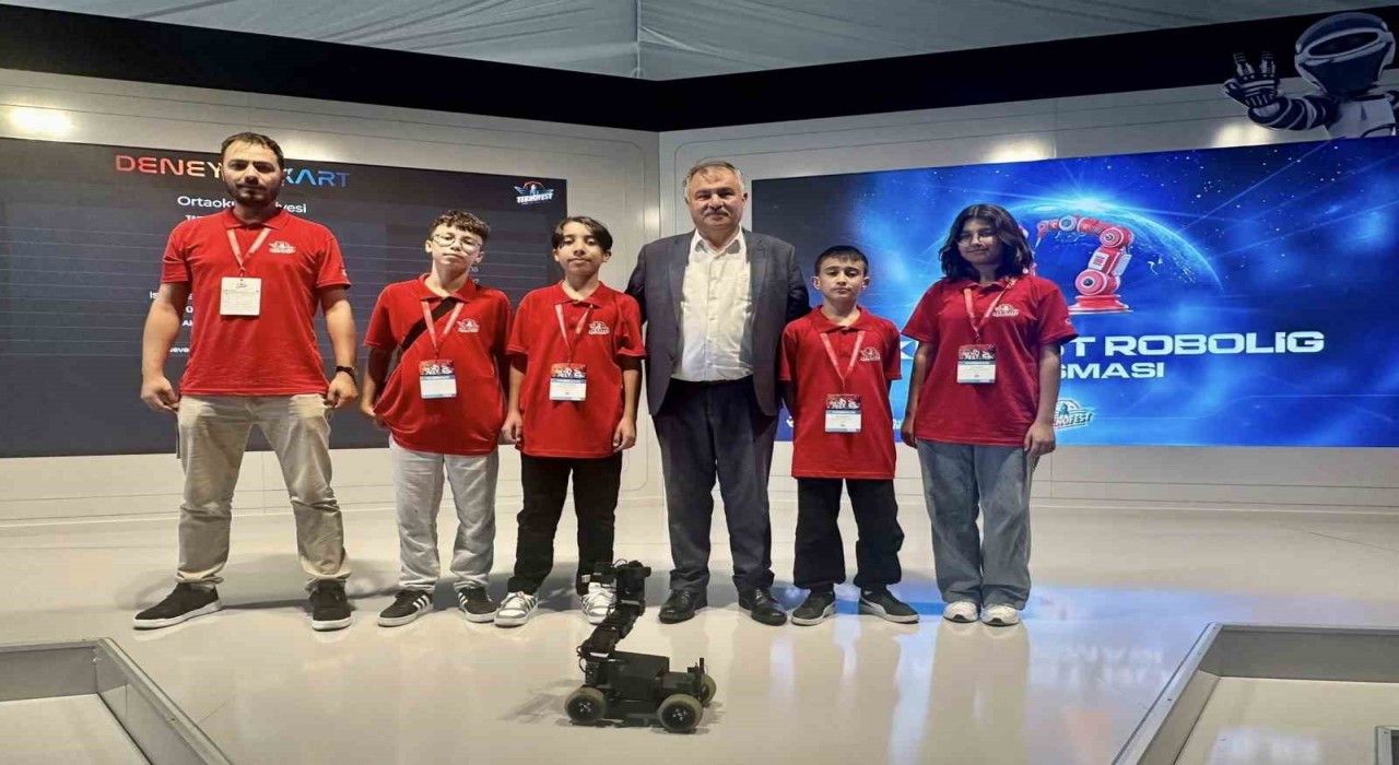 Başkan Pütün, Beyağaçı TEKNOFEST 25te gururlandıran öğrencileri yalnız bırakmadı