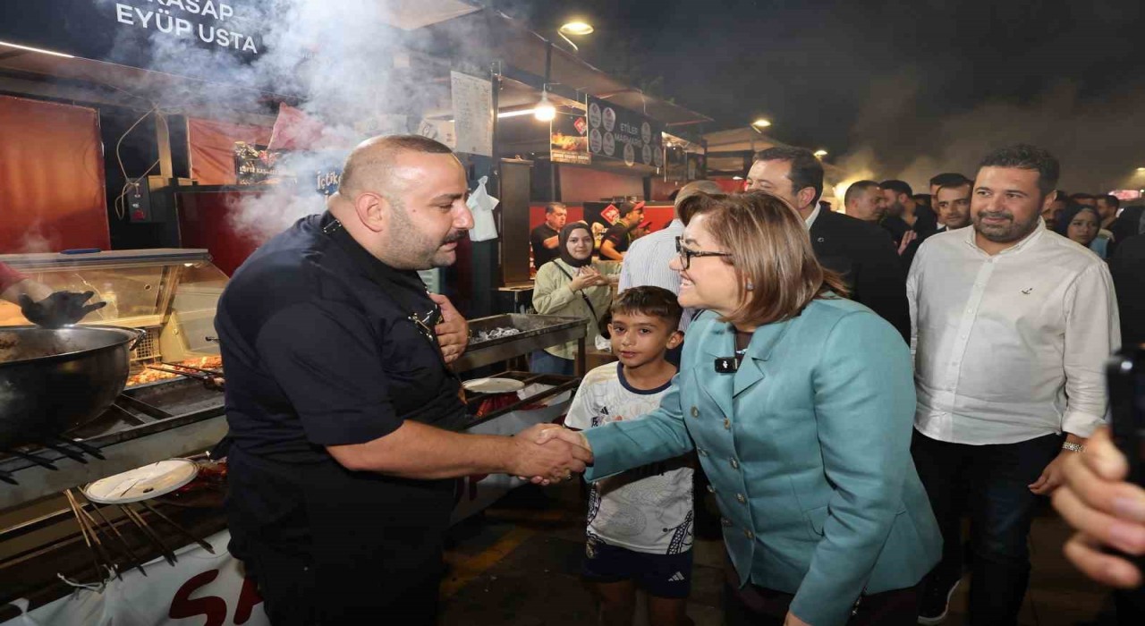 Başkan Şahin, Festival Parkta vatandaşlarla buluştu