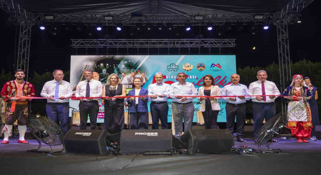 Başkan Seçer, Silifke Müzik ve Folklor Festivaline katıldı