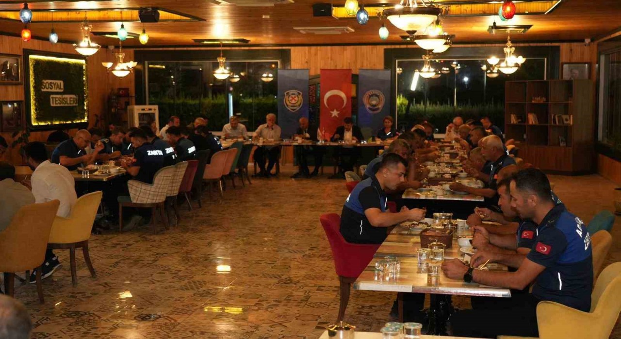 Başkan Tutdereden zabıta personeliyle bir araya geldi